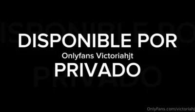 Victoria fazendo um strip bem safado e se jogando com um titanzão!