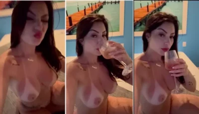 Cristieli Chaves, toda poderosa com seu corpão e marquinhas, se jogando sem roupa