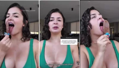 Garotinha linda White Fairy dando uma de provocadora