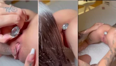 Playmate Mahiza dando uma chupadinha na amiga