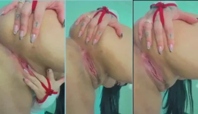 Camila Becker sem roupa, exibindo seu corpo exuberante com uma marquinha caprichada