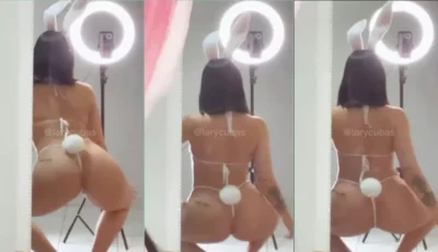 Vídeo da Lary Cubas toda de coelhinha!